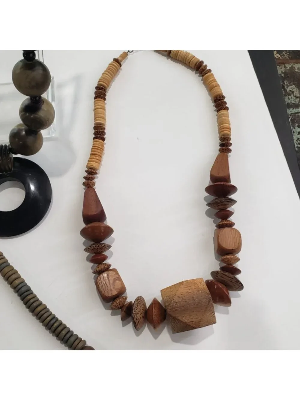 Five 5 Handmade Beaded Wooden Necklaces Animal Inspired Designs Multicolor State - Picture 8 of 16
